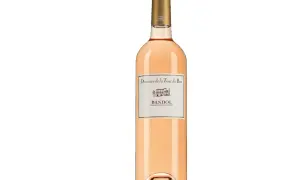 Bouteille de vin rosé de Bandol, Domaine de la Tour du Bon. Une belle addition à toute liste des vins de Bandol.