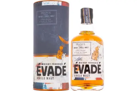 Bouteille et étui de whisky français ÉVADE, le meilleur whisky français, single malt cultivé, distillé et vieilli en France.
