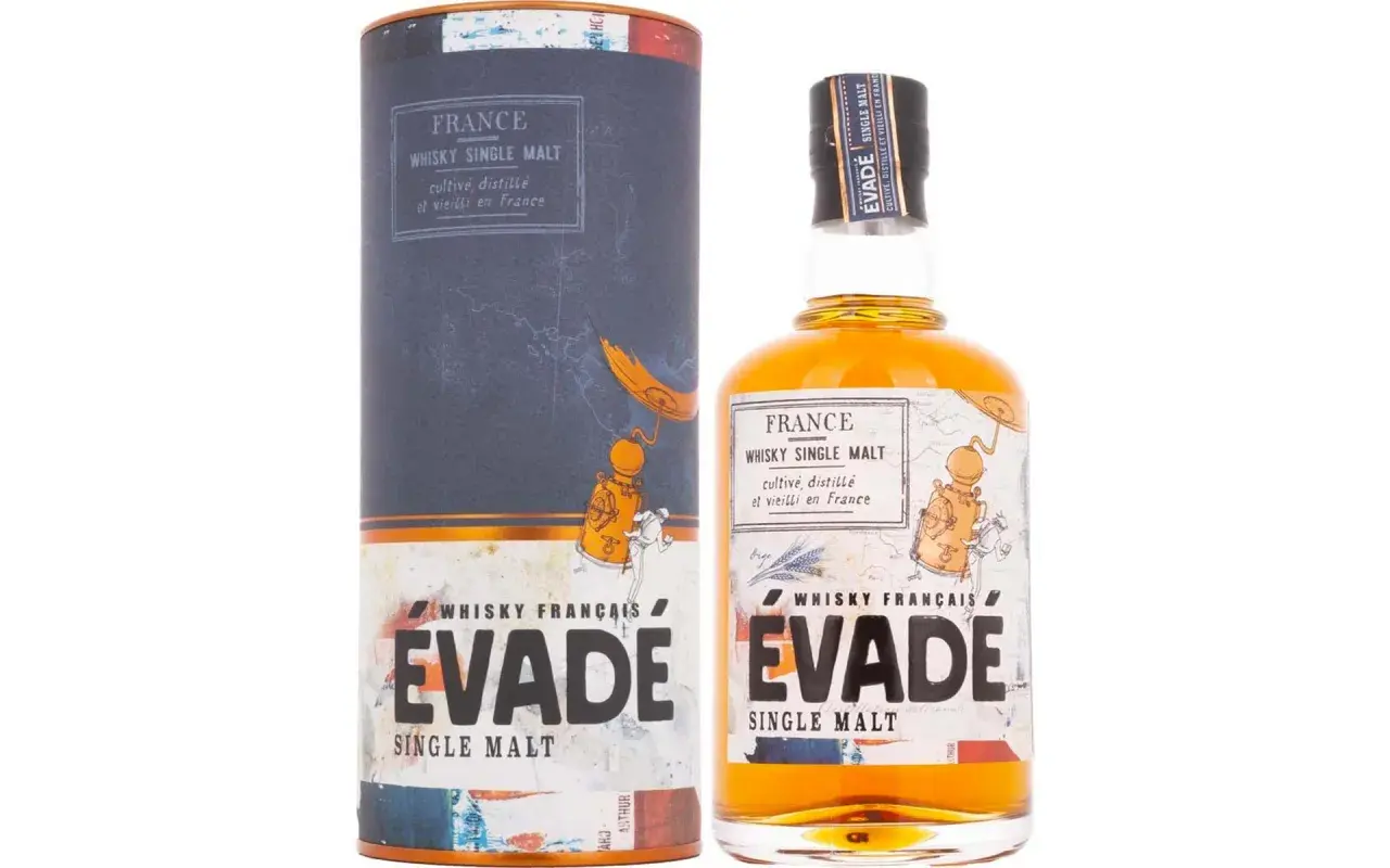 Bouteille et étui de whisky français ÉVADE, le meilleur whisky français, single malt cultivé, distillé et vieilli en France.