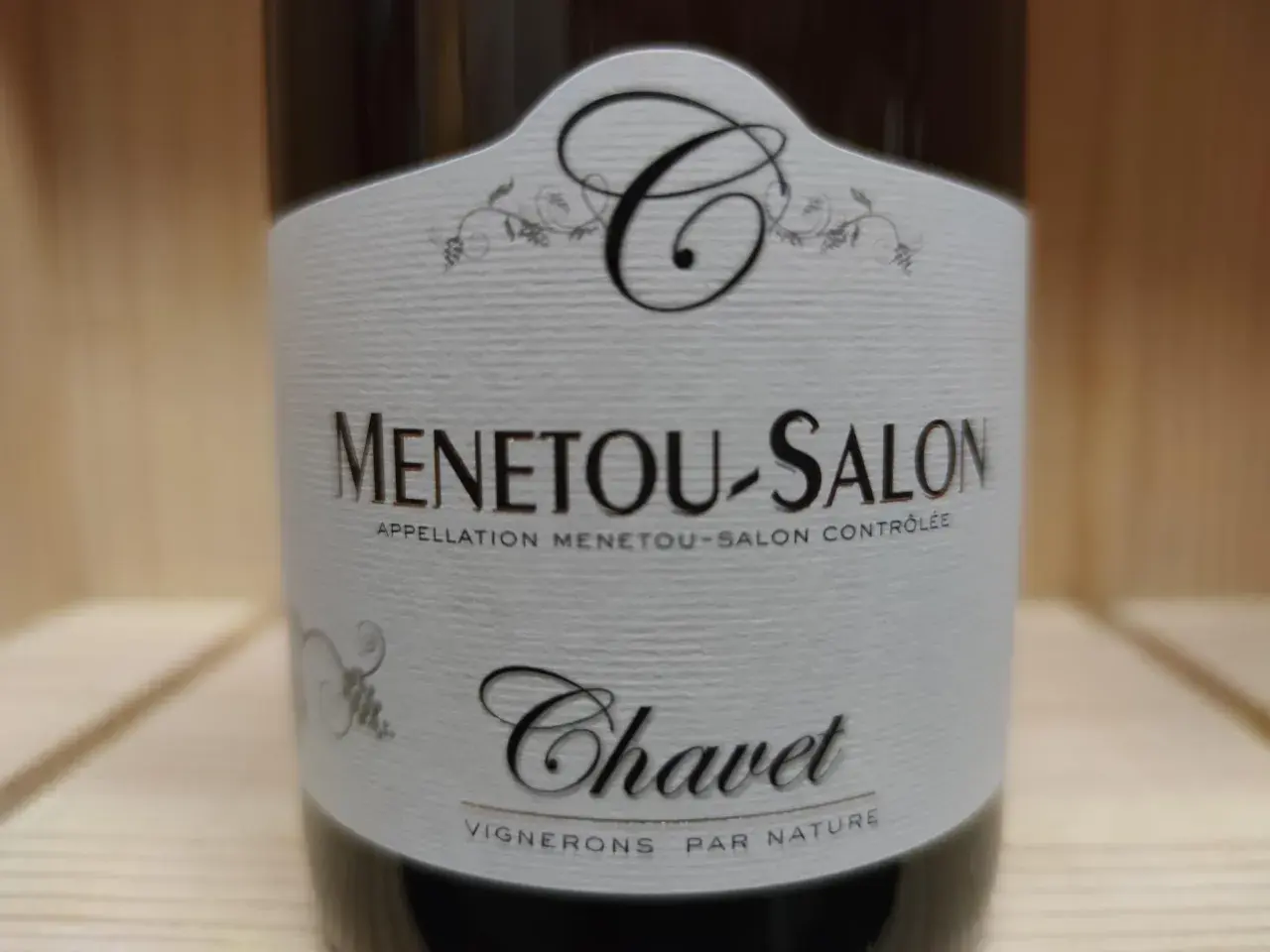 Étiquette de vin blanc de la cave Menetou-Salon, millésime Chavet, vignerons par nature.