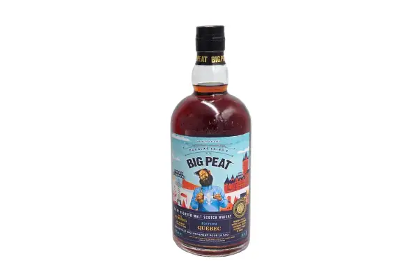 Bouteille de whisky Big Peat, édition Québec. Un avis sur ce whisky tourbé et fumé.
