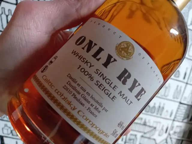 Bouteille de whisky "Only Rye", 100% seigle, une définition de ce spiritueux. Distillerie Glann ar Mor, France.